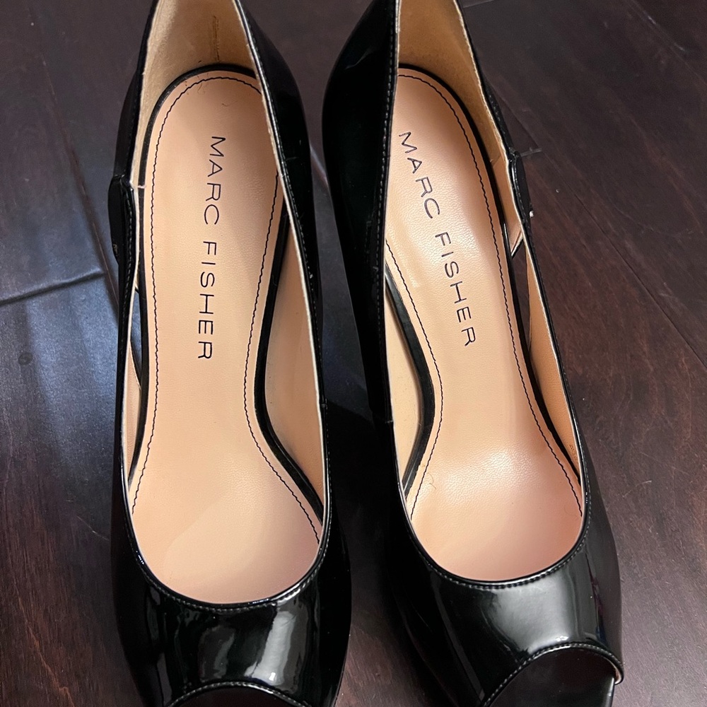 Marc Fisher Black Heels woman size 9